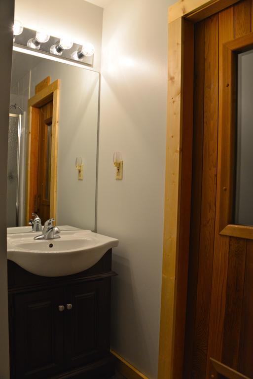 Kicking Horse Canyon Guest House Golden Pokoj fotografie