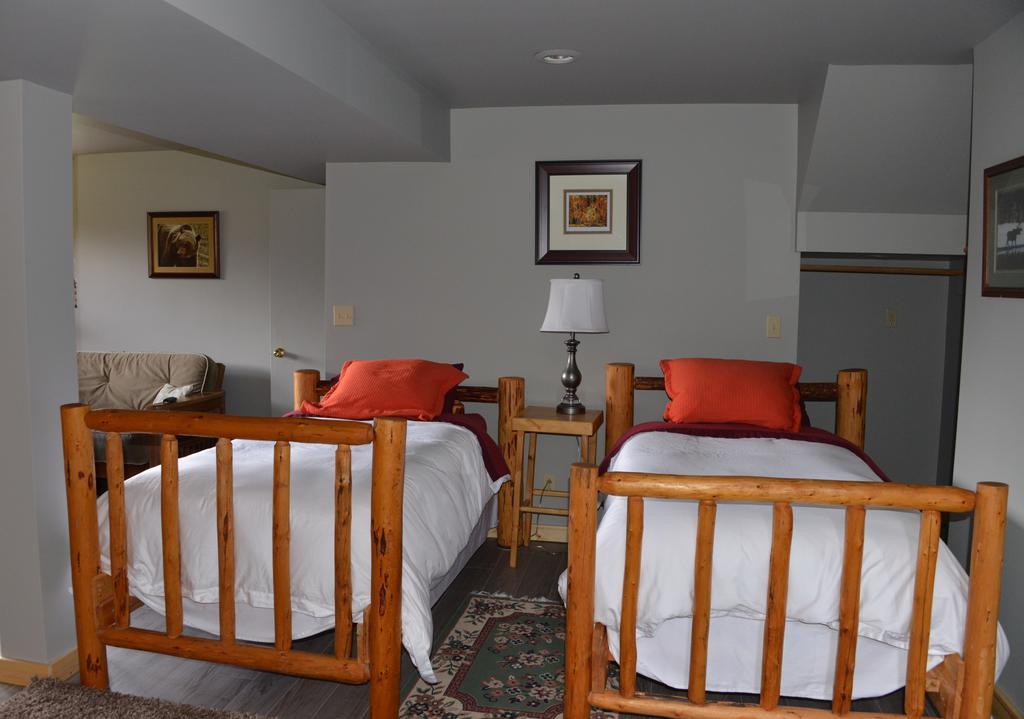 Kicking Horse Canyon Guest House Golden Pokoj fotografie