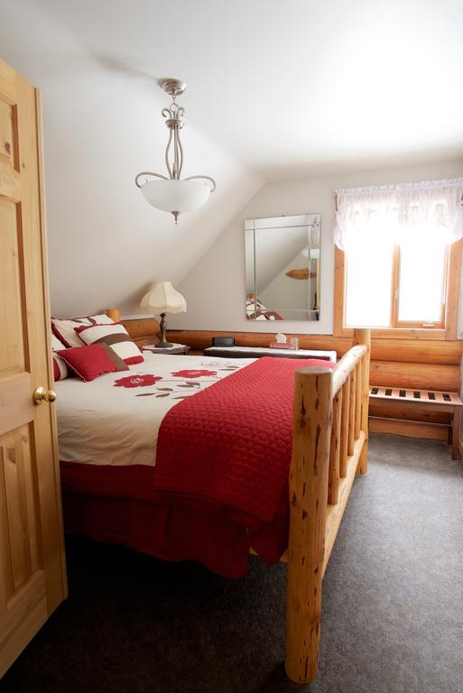 Kicking Horse Canyon Guest House Golden Exteriér fotografie
