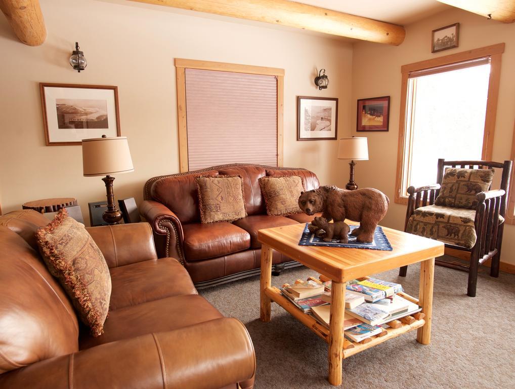 Kicking Horse Canyon Guest House Golden Exteriér fotografie