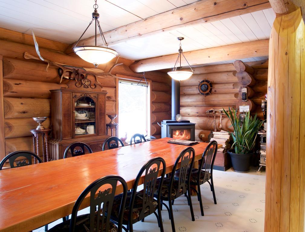 Kicking Horse Canyon Guest House Golden Exteriér fotografie