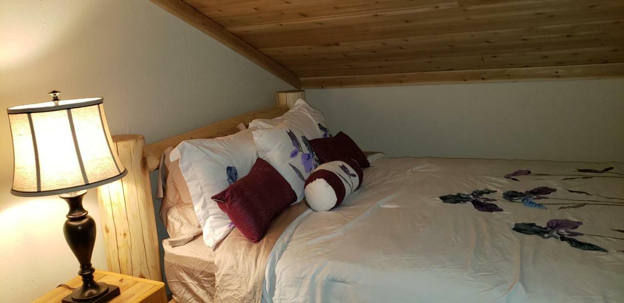 Kicking Horse Canyon Guest House Golden Exteriér fotografie