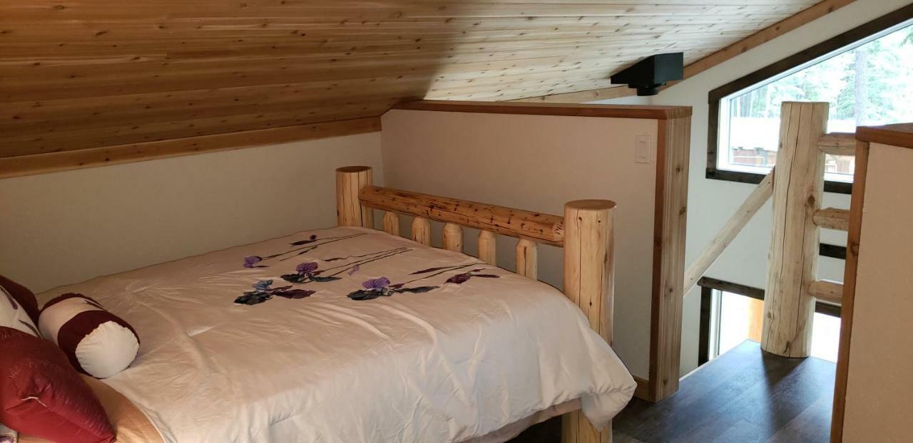 Kicking Horse Canyon Guest House Golden Exteriér fotografie