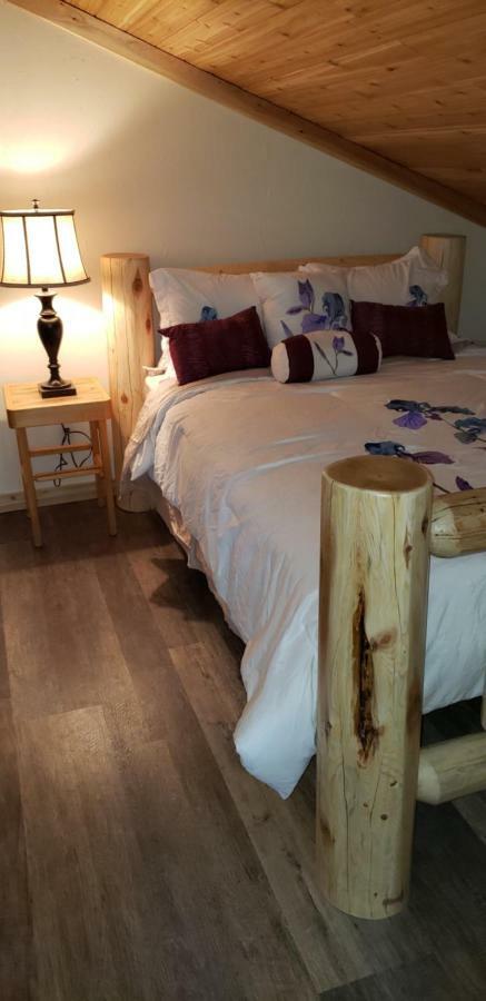 Kicking Horse Canyon Guest House Golden Exteriér fotografie