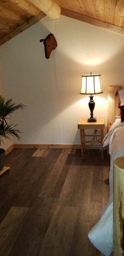 Kicking Horse Canyon Guest House Golden Exteriér fotografie