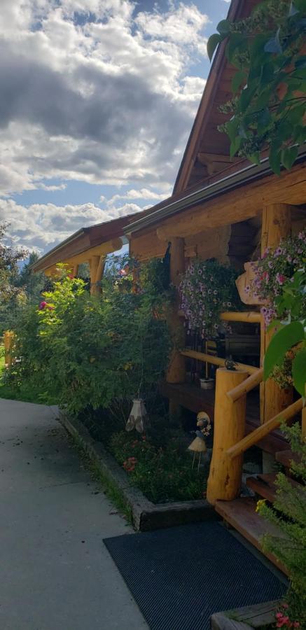 Kicking Horse Canyon Guest House Golden Exteriér fotografie