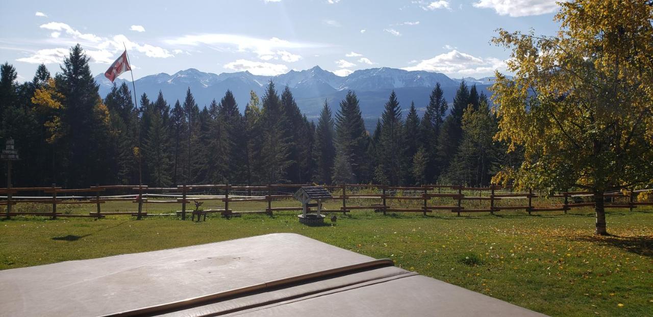 Kicking Horse Canyon Guest House Golden Exteriér fotografie
